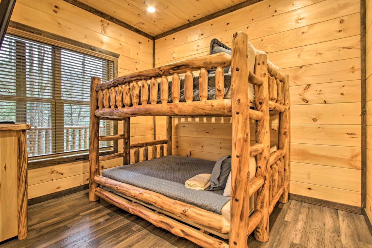 Luxe Cabin With Home Theater Less Than 2 Miles To جاتلينبرج المظهر الخارجي الصورة