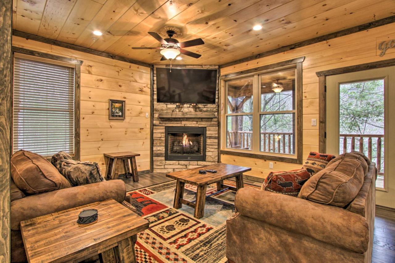 Luxe Cabin With Home Theater Less Than 2 Miles To جاتلينبرج المظهر الخارجي الصورة
