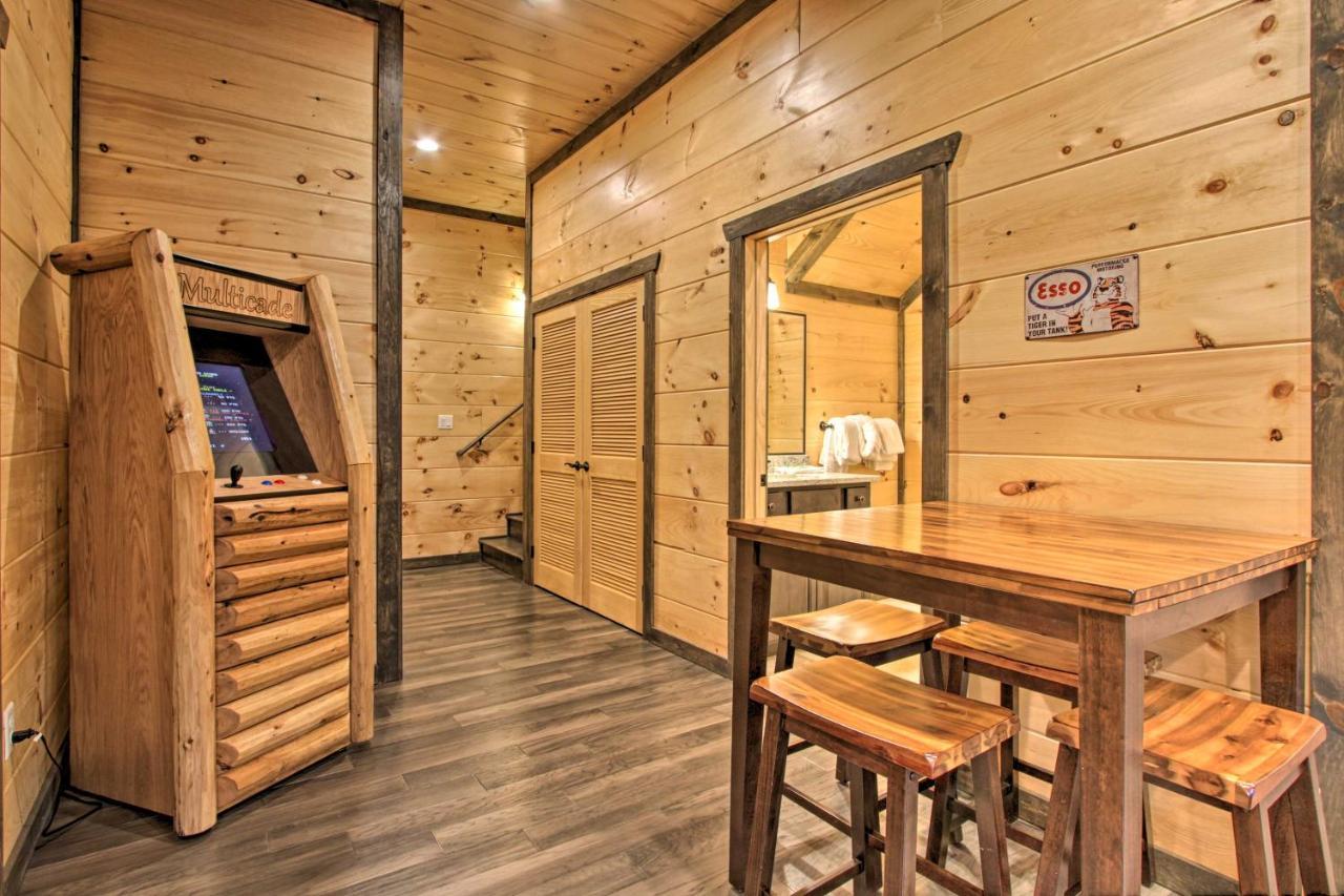 Luxe Cabin With Home Theater Less Than 2 Miles To جاتلينبرج المظهر الخارجي الصورة