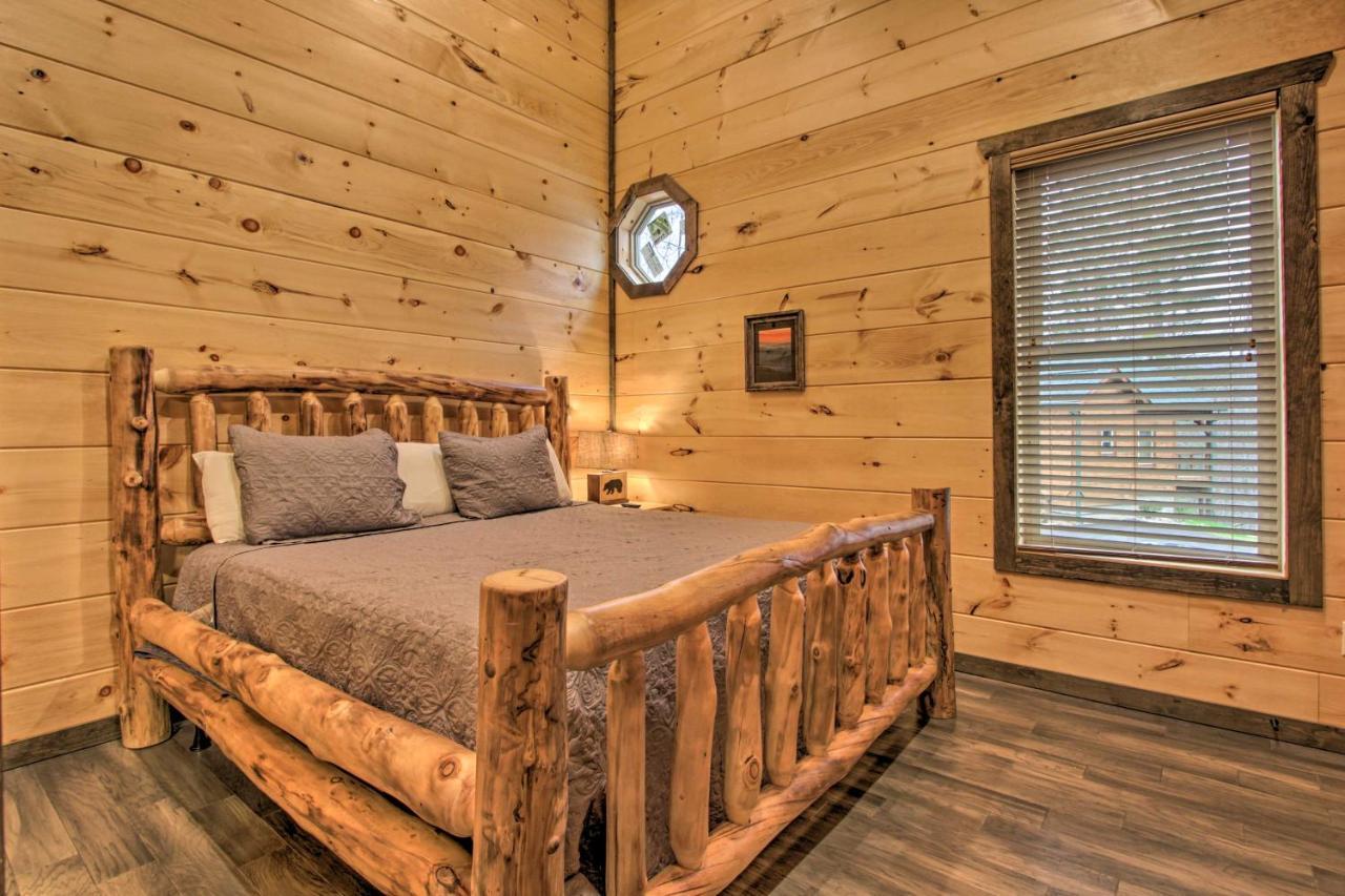 Luxe Cabin With Home Theater Less Than 2 Miles To جاتلينبرج المظهر الخارجي الصورة