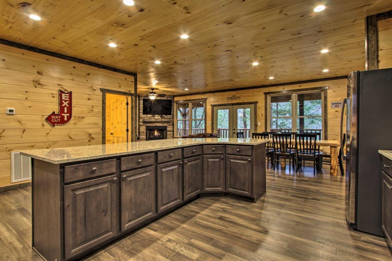 Luxe Cabin With Home Theater Less Than 2 Miles To جاتلينبرج المظهر الخارجي الصورة