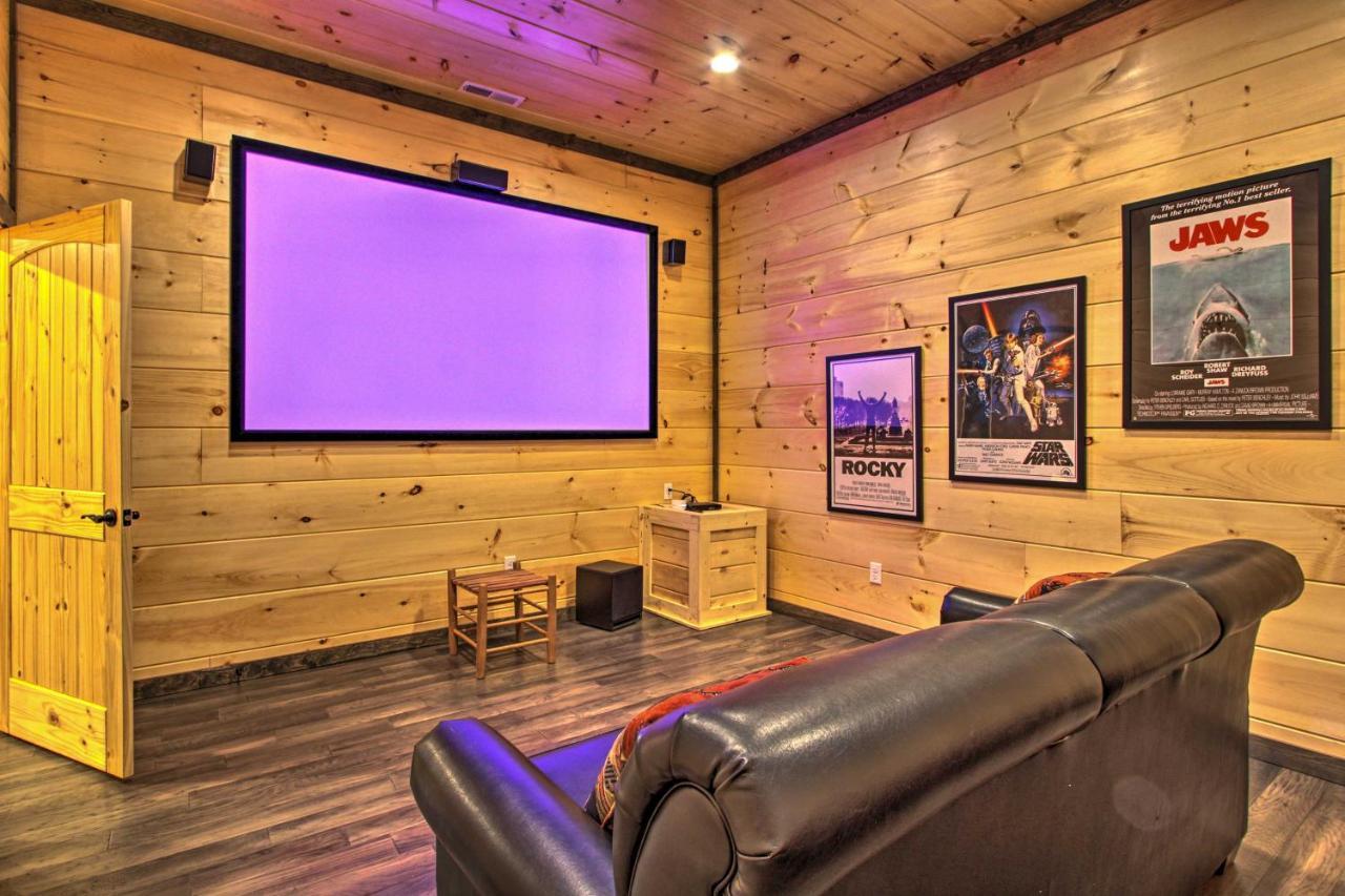 Luxe Cabin With Home Theater Less Than 2 Miles To جاتلينبرج المظهر الخارجي الصورة