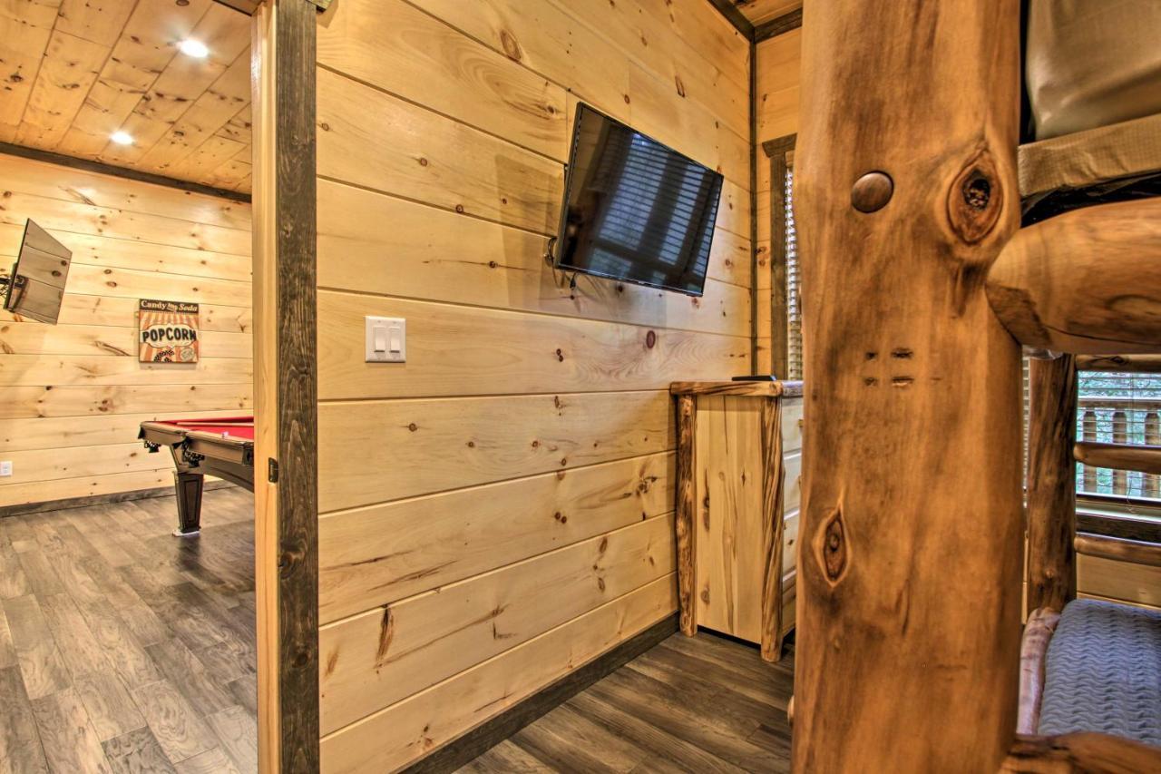 Luxe Cabin With Home Theater Less Than 2 Miles To جاتلينبرج المظهر الخارجي الصورة