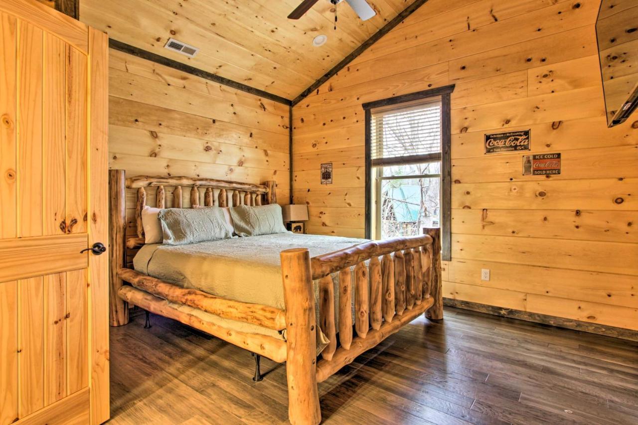 Luxe Cabin With Home Theater Less Than 2 Miles To جاتلينبرج المظهر الخارجي الصورة