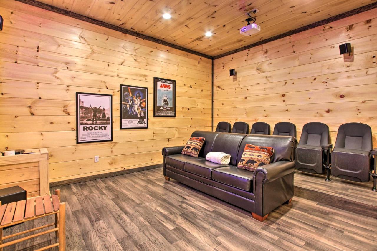 Luxe Cabin With Home Theater Less Than 2 Miles To جاتلينبرج المظهر الخارجي الصورة