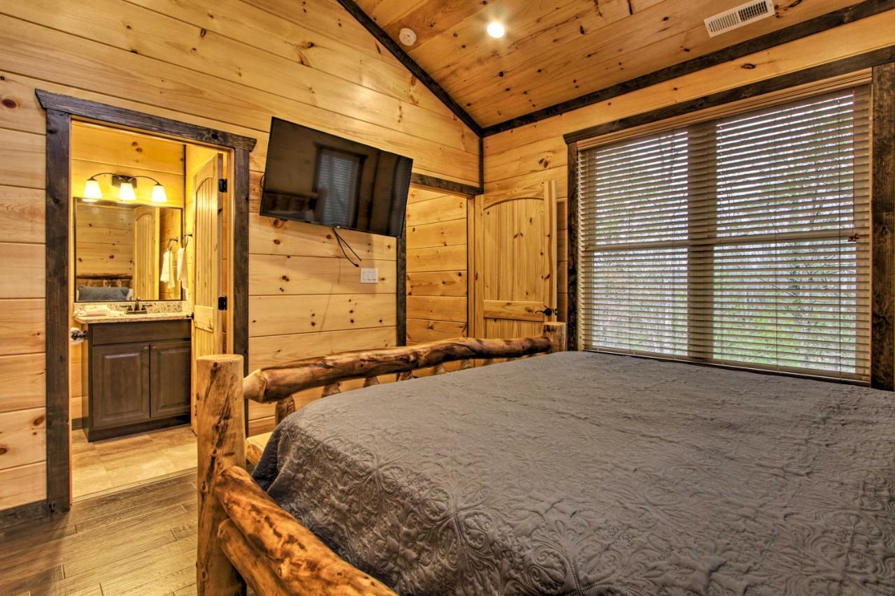 Luxe Cabin With Home Theater Less Than 2 Miles To جاتلينبرج المظهر الخارجي الصورة
