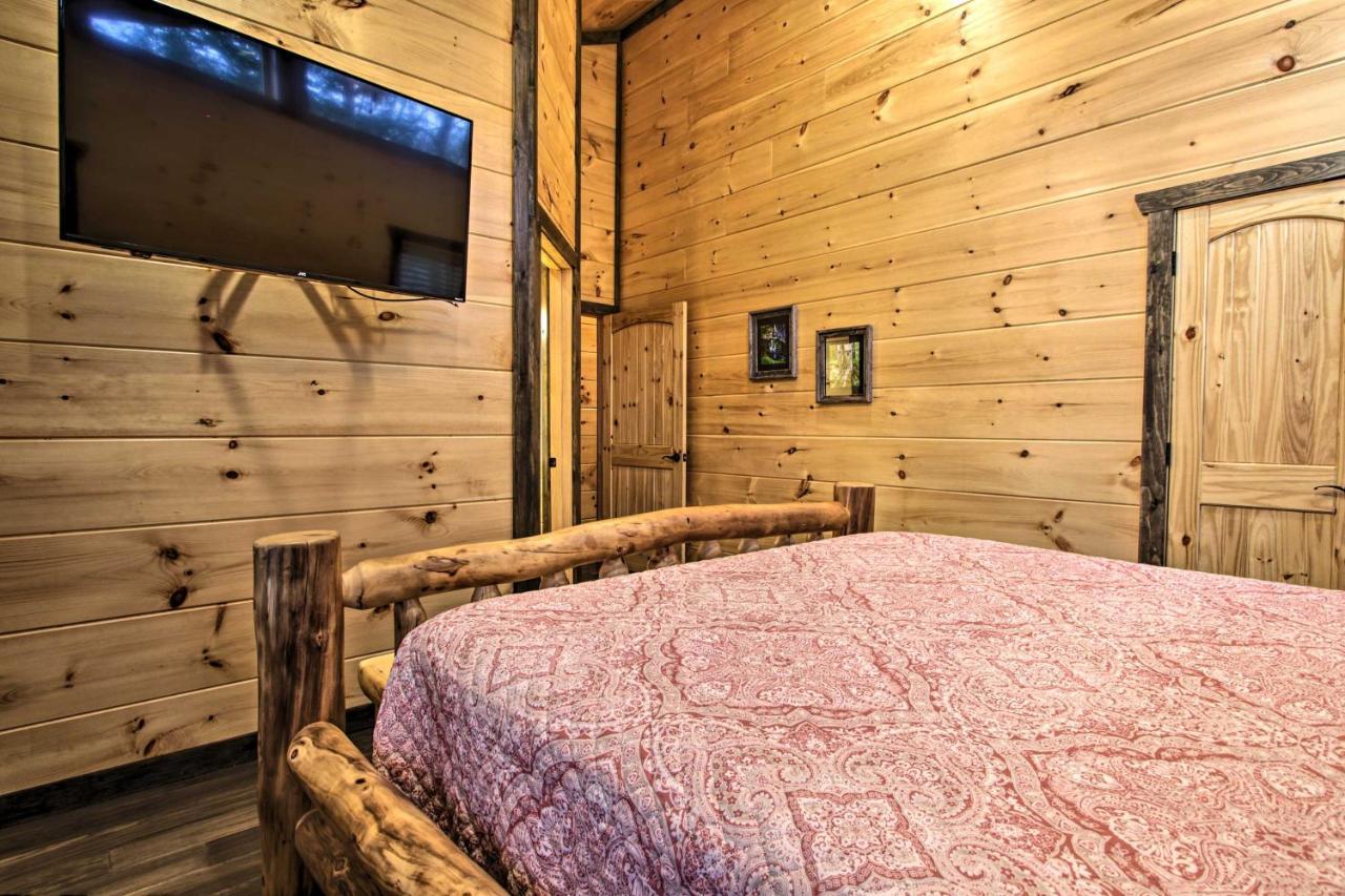 Luxe Cabin With Home Theater Less Than 2 Miles To جاتلينبرج المظهر الخارجي الصورة